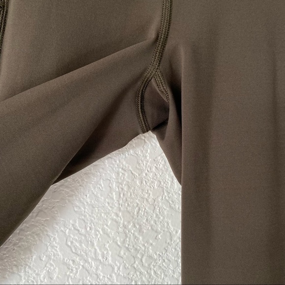 Lululemon Run On Crop Leggings SZ 4 - Picture 5 of 11
